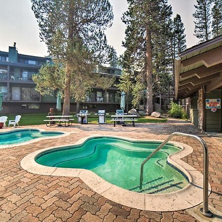 Mammoth Mtn Escape With Pool And Walk To Ski Lift Appartement Mammoth Lakes Buitenkant foto