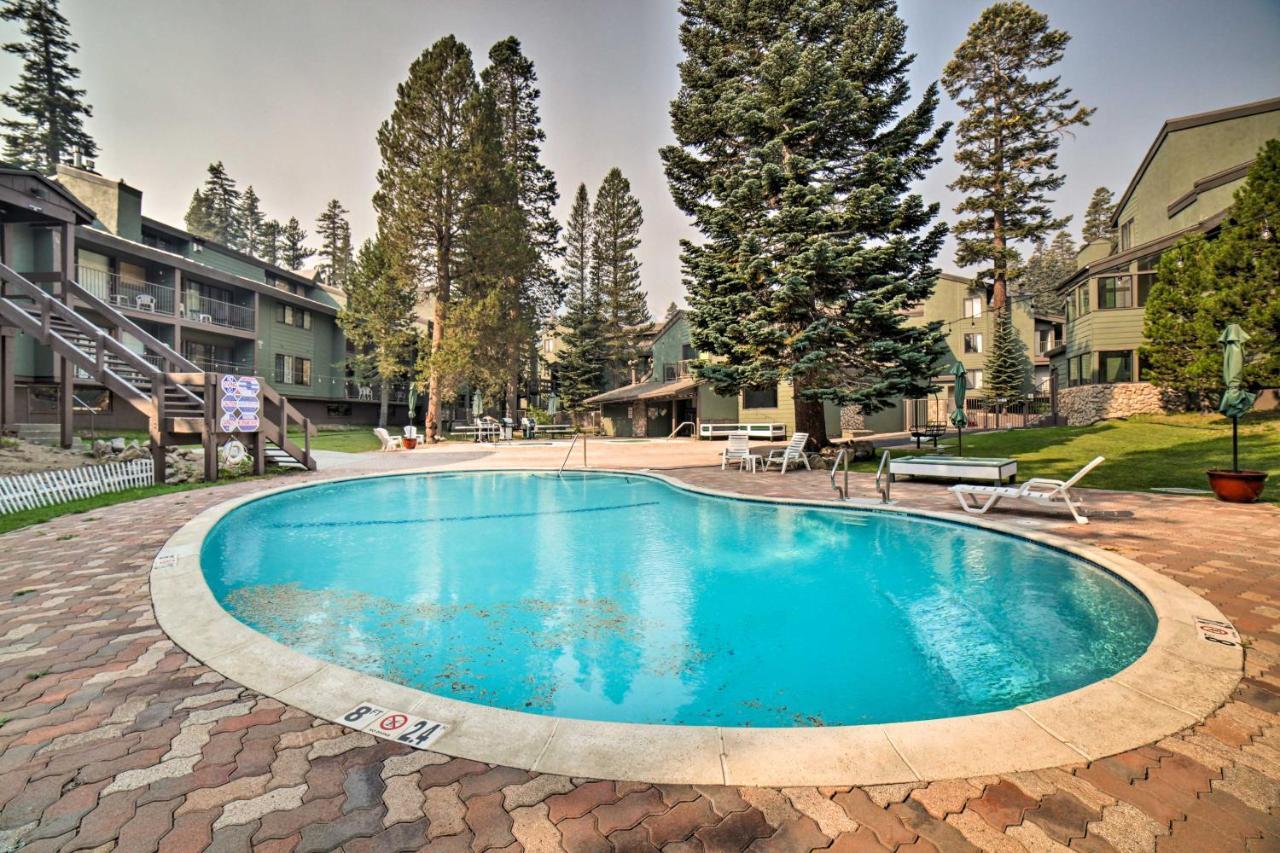 Mammoth Mtn Escape With Pool And Walk To Ski Lift Appartement Mammoth Lakes Buitenkant foto